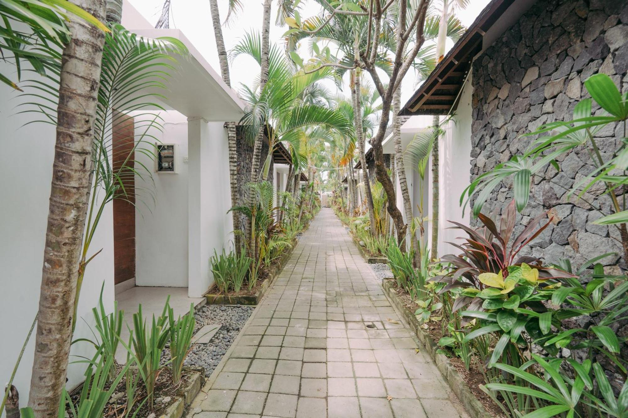 Tan's Astana Villa's By The Lavana * Seminyak